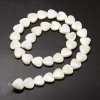 4816 Koraliki naturalna muszla trochid, kolor kremowo-biały, serce sznur 38cm